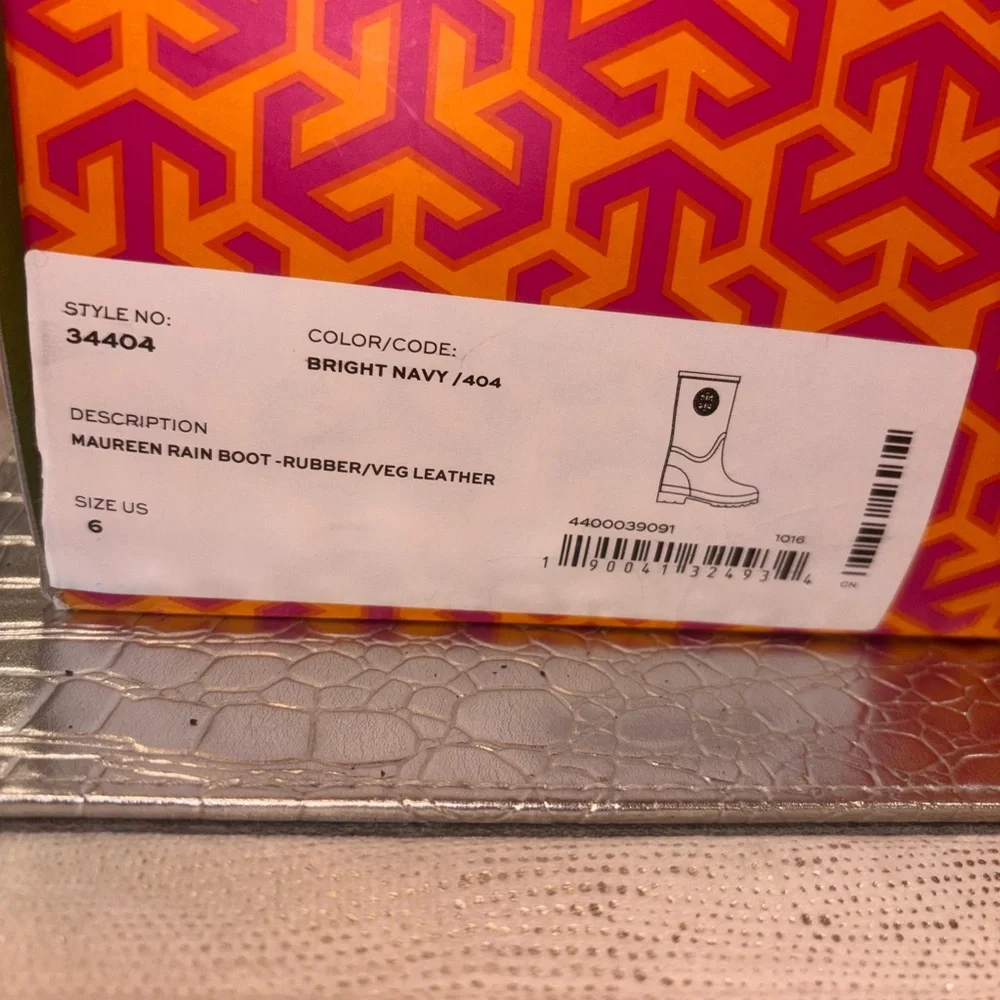 Tory Burch Navy Blue Boots with Gold Logo - Picture 10 of 10